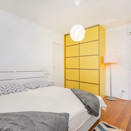 Rozart - River Marina With Free Parking Apartament *