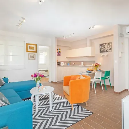 Rozart - Riverside With Free Parking -15 Min To Old Town
