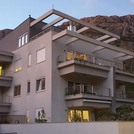 Rozart - River Marina With Free Parking Apartmán *