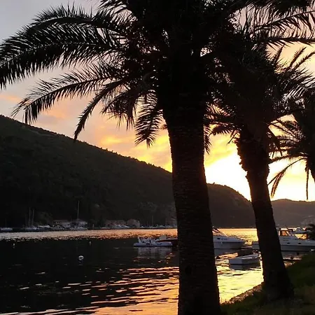 Rozart - River Marina With Free Parking *