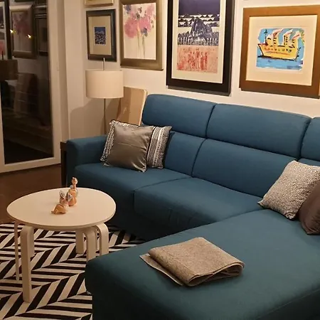Rozart - Riverside Apartment With Free Parking -15 Min To Old Town *